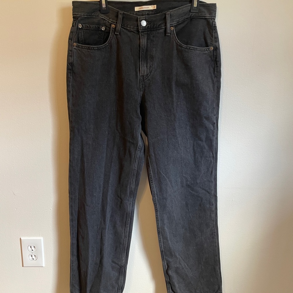 Levi's Women's Black Straight Leg Jeans